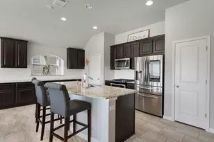 105 W Highfield St, Hutto, TX 78634 - Photo 5