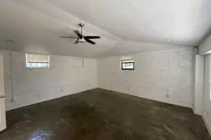 1506 E 2nd St, Austin, TX 78702 - Photo 15
