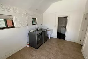 1506 E 2nd St, Austin, TX 78702 - Photo 13