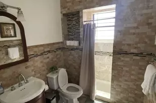 1506 E 2nd St, Austin, TX 78702 - Photo 5