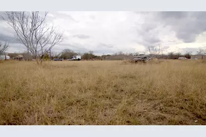 150 W Callaway Court, Lockhart, TX 78644 - Photo 3
