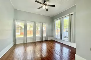 908 W Hopkins St, San Marcos, TX 78666 - Photo 3