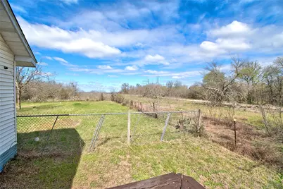 8402 Elroy Road, Del Valle, TX 78617 - Photo 17