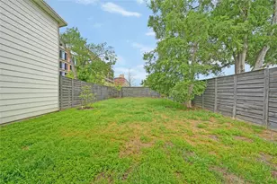 1100 Saucedo St, Austin, TX 78721 - Photo 21