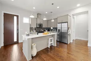 1100 Saucedo St, Austin, TX 78721 - Photo 5