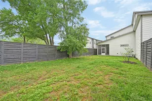 1100 Saucedo St, Austin, TX 78721 - Photo 21