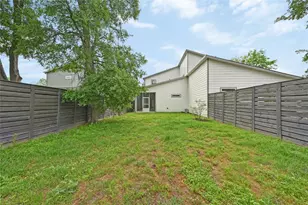 1100 Saucedo St, Austin, TX 78721 - Photo 25