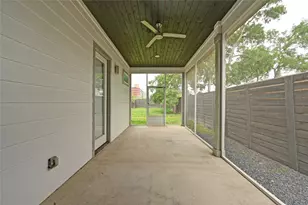 1100 Saucedo St, Austin, TX 78721 - Photo 19