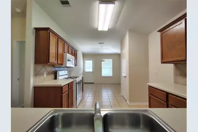 100 Steven Street, Hutto, TX 78634 - Photo 7