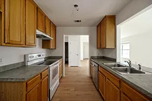 108 N Mockingbird Cir, Cedar Creek, TX 78612 - Photo 9