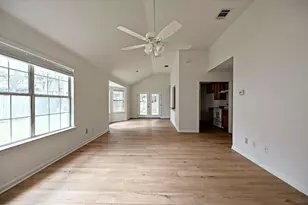 108 N Mockingbird Cir, Cedar Creek, TX 78612 - Photo 5