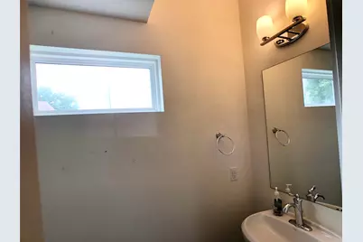 3007 E 12th Street #2, Austin, TX 78702 - Photo 13