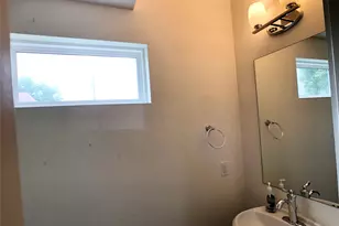 3007 E 12th St, Austin, TX 78702 - Photo 13