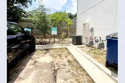 3007 E 12th Street #2, Austin, TX 78702 - Photo 17