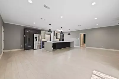 5703 Eagle Cliffs, Austin, TX 78731 - Photo 9