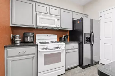 207 Kates Way, Hutto, TX 78634 - Photo 5