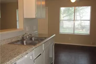 9601 Bear Paw Trail, Del Valle, TX 78617 - Photo 13