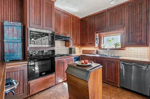 410 Cibilo St, Lockhart, TX 78644 - Photo 21