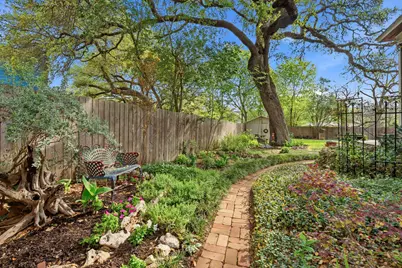 410 Cibilo Street, Lockhart, TX 78644 - Photo 1