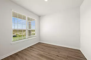 504 Sleep Hollow Dr, Jarrell, TX 76537 - Photo 5