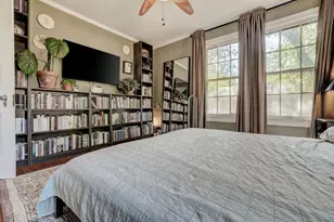 809 E 44th St, Austin, TX 78751 - Photo 25