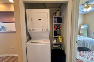 915 W 23rd St, Austin, TX 78705 - Photo 15