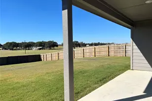 313 Doss Dr, Rockdale, TX 76567 - Photo 7