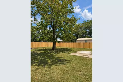 223 NW Front Street, Bartlett, TX 76511 - Photo 33