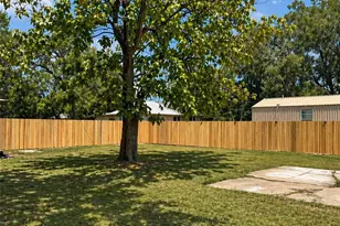 223 NW Front St, Bartlett, TX 76511 - Photo 33