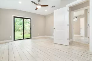 1702 New York Ave, Austin, TX 78702 - Photo 11