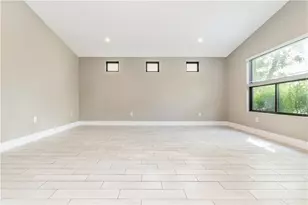 1702 New York Ave, Austin, TX 78702 - Photo 5
