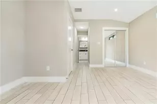 1702 New York Ave, Austin, TX 78702 - Photo 13