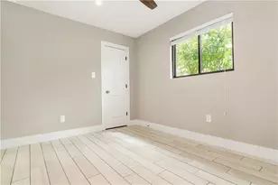 1702 New York Ave, Austin, TX 78702 - Photo 19