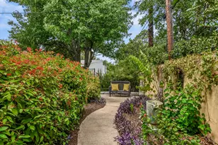 106 W 32nd St, Austin, TX 78705 - Photo 31