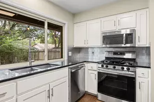 9215 Hunters Trace E, Austin, TX 78758 - Photo 9