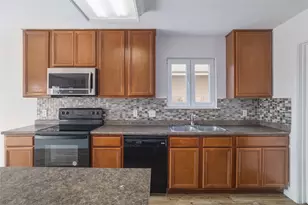 13237 Coomes Dr, Del Valle, TX 78617 - Photo 3