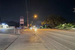 2200 Dickson Dr, Austin, TX 78704 - Photo 3