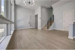 1110 3/4 Fiesta St, Austin, TX 78702 - Photo 11