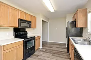 9212 Rowlands Sayle Rd, Austin, TX 78744 - Photo 3