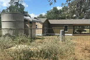 2238 Flash Cir, Luling, TX 78648 - Photo 3