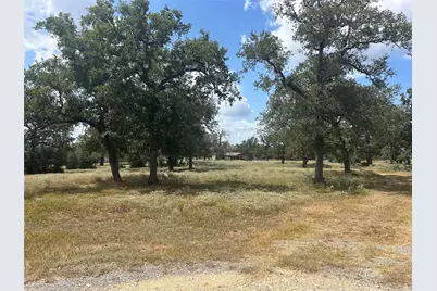 2238 Flash Circle, Luling, TX 78648 - Photo 11