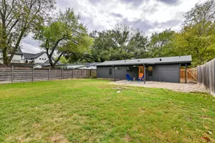 608 Amesbury Ln, Austin, TX 78752 - Photo 21