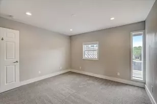 935 La Posada Dr, Austin, TX 78752 - Photo 17