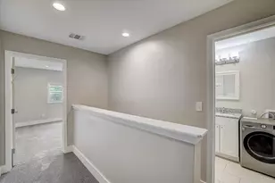 935 La Posada Dr, Austin, TX 78752 - Photo 15