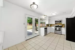 1010 Serenada Dr, Georgetown, TX 78628 - Photo 17