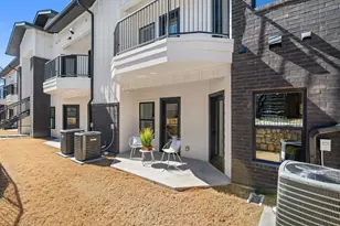 2450 Wickersham Ln, Austin, TX 78741 - Photo 21