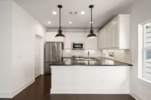1008 Muse Ln, Austin, TX 78702 - Photo 25