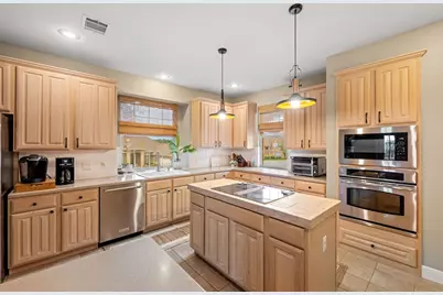 10417 Peonia Court, Austin, TX 78733 - Photo 11