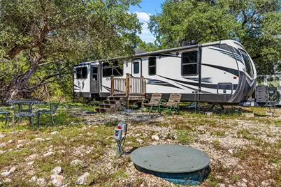 3074 County Road 207, Liberty Hill, TX 78642 - Photo 17
