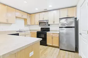 711 W 32nd St, Austin, TX 78705 - Photo 5